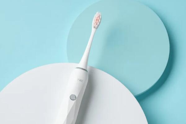电动牙刷的危害，这三类人群不适合用电动牙刷
