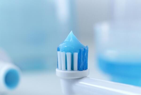 怎么区分声波牙刷和电动牙刷？辨别声波电动刷，重点看这三大方面即可