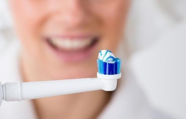 声波式电动牙刷