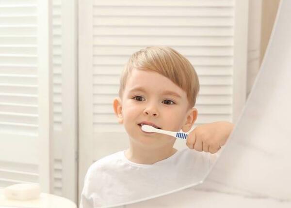 如何用儿童电动牙刷刷牙？儿童电动牙刷使用方法，一篇全览