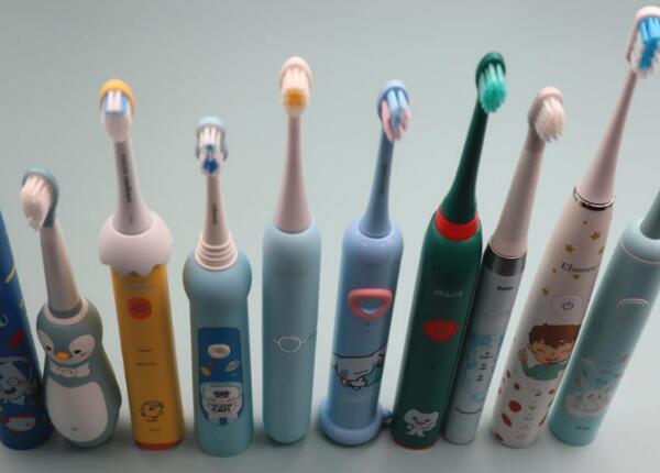 成人可以用儿童电动牙刷吗？三大原因告诉你：选择成人款电动牙刷为妙