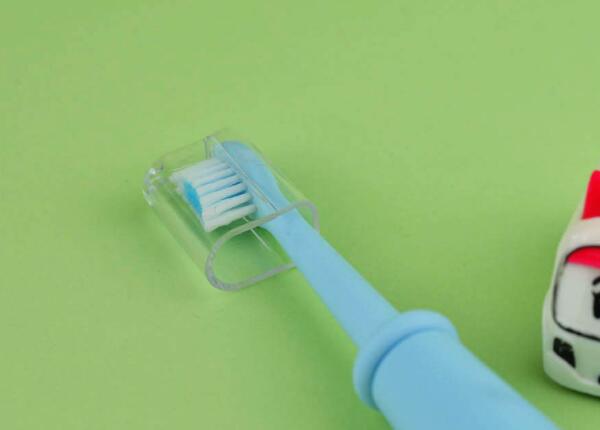 儿童电动牙刷选择：儿童电动牙刷这样选！不怕宝宝刷不好牙！