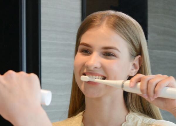 电动牙刷能刷掉牙结石吗？别傻傻觉得电动牙刷无所不能了