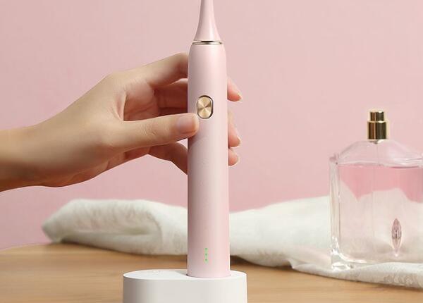 电动牙刷充电方式哪种好？感应充电好还是usb充电好？