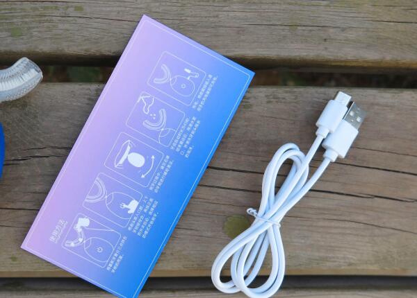 儿童U型电动牙刷的说明书