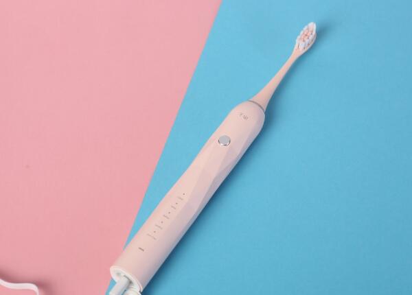 懒人电动牙刷怎么用