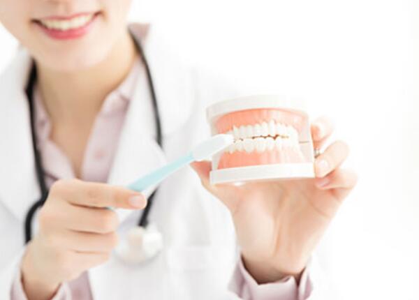 老人可以用电动牙刷吗？特殊人群使用电动牙刷要点