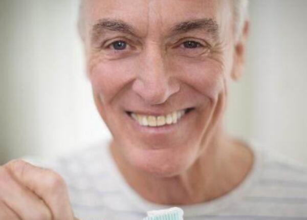 电动牙刷适合哪些人群？适合用电动牙刷的七大人群