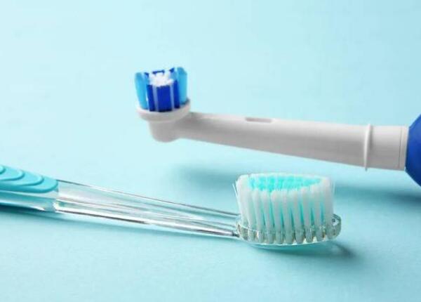 电动牙刷和普通牙刷哪个好 电动牙刷和普通牙刷哪个好