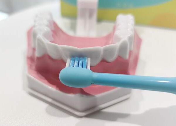 儿童用电动牙刷的利弊了解，掌握孩子的口腔健康