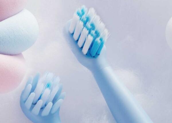 选择适合儿童电动牙刷要点