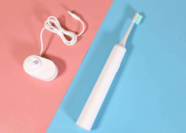 电动牙刷没充电当手动刷可以吗？一个详尽的解析指南
