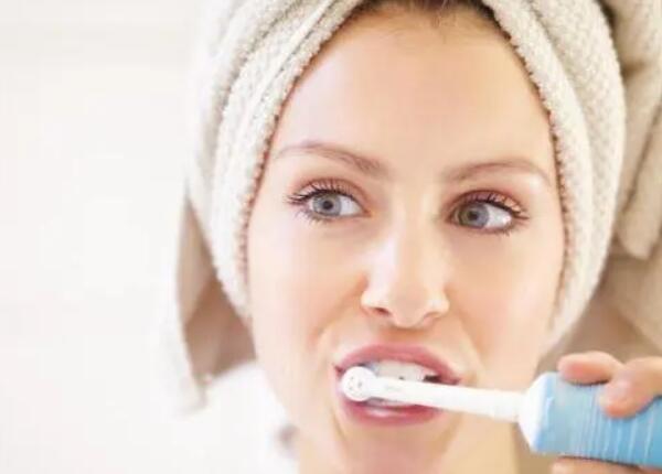 电动牙刷当手动刷干净吗？怎么用？