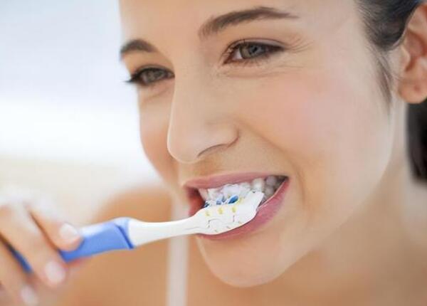 牙敏感用电动还是手动牙刷