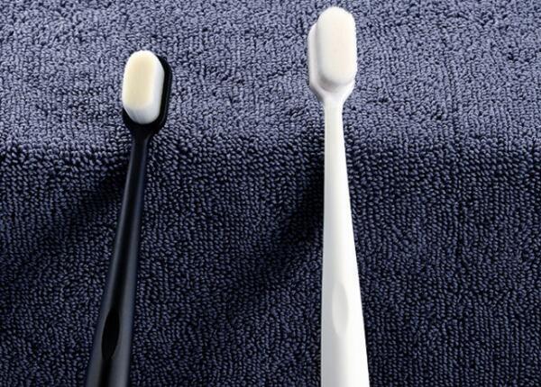 成人超细毛牙刷好用吗？超细毛牙刷让牙齿洗得彻底！