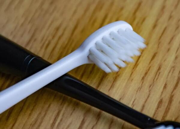 电动牙刷震动头更换注意事项