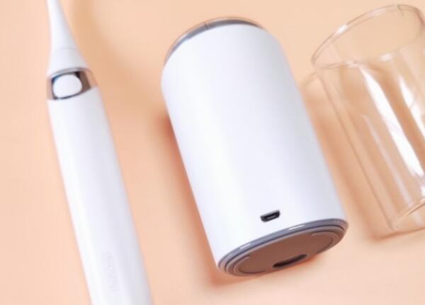 牙刷充电方式选择：电动牙刷是无线充电好还是有线好？