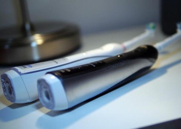 欧乐b电动牙刷充电器如何使用？从入门到精通，一篇就懂