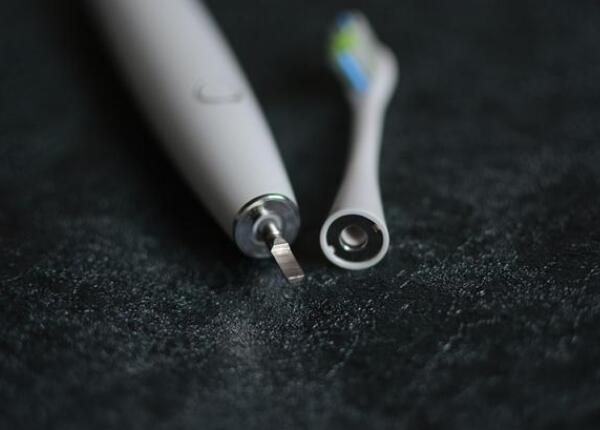 怎么样使用小米电动牙刷？小米电动牙刷使用正确方法分享