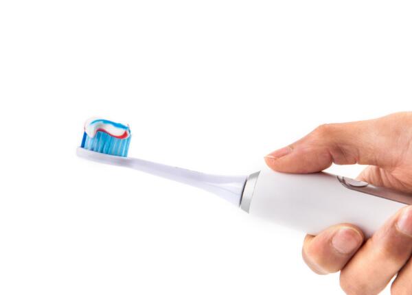 使用电动牙刷手抖怎么办 使用电动牙刷手抖怎么办