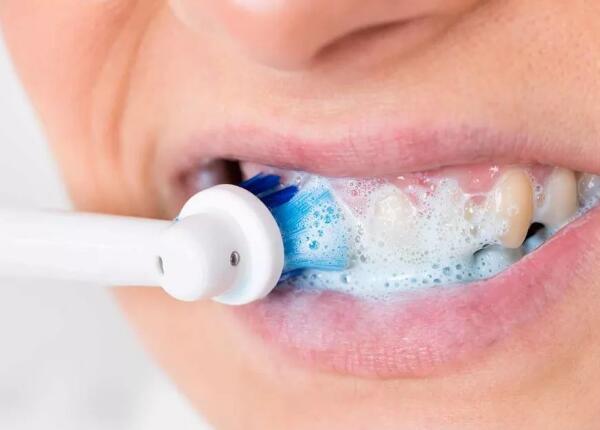 震动式电动牙刷的正确使用方法详解，仅此一篇