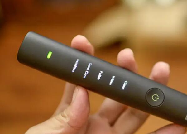 初次使用电动牙刷怎么充电？初用电动牙刷充电方法介绍