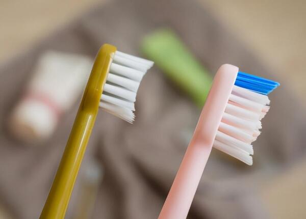 电动牙刷刷头没有细毛