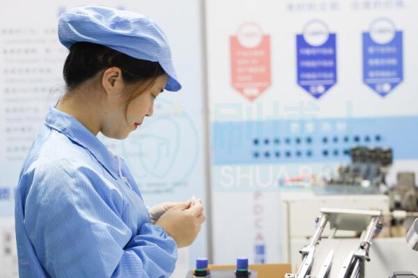 刷博士电动牙刷制造厂：品质至上，匠心护航